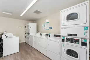 709 Woodside Ln E, Sacramento, CA 95825 - Photo 56