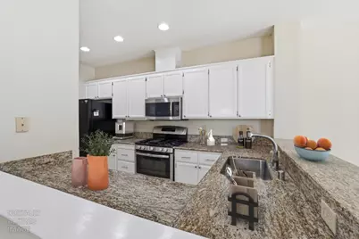 9189 E Laguna Way, Elk Grove, CA 95758 - Photo 12