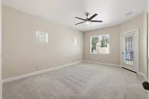 9189 E Laguna Way, Elk Grove, CA 95758 - Photo 34