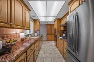 4223 W Riviera Dr, Stockton, CA 95204 - Photo 8