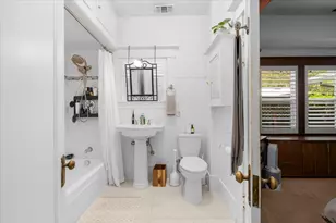 2032 Castro Way, Sacramento, CA 95818 - Photo 16