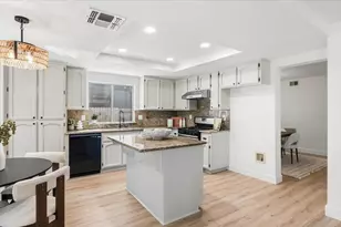 7812 River Village Dr, Sacramento, CA 95831 - Photo 12