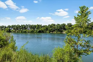 7812 River Village Dr, Sacramento, CA 95831 - Photo 36