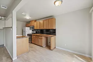 4706 Greenholme Dr, Sacramento, CA 95842 - Photo 20