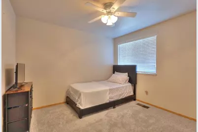 2605 River Creek Drive, Modesto, CA 95351 - Photo 36