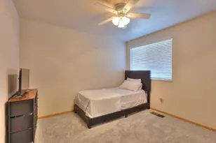 2605 River Creek Dr, Modesto, CA 95351 - Photo 36