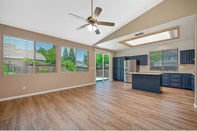 3786 Glacier Park Way, Elk Grove, CA 95758 - Photo 12