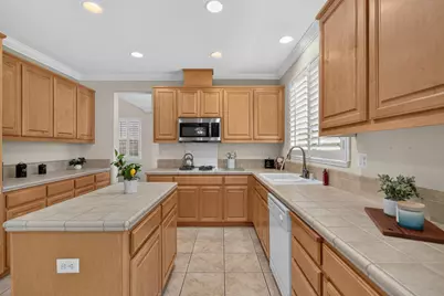 9701 Nature Trail Way, Elk Grove, CA 95757 - Photo 32