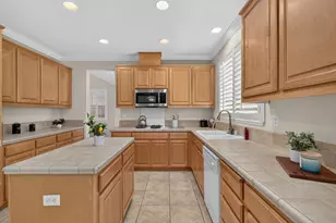 9701 Nature Trail Way, Elk Grove, CA 95757 - Photo 32