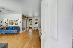 5660 Velma Way, Sacramento, CA 95824 - Photo 4