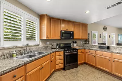 1009 Fairmont Court, Modesto, CA 95354 - Photo 14
