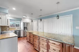 728 R St, Newman, CA 95360 - Photo 6