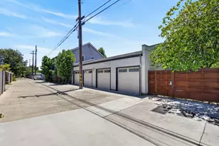 2745 35th St, Sacramento, CA 95817 - Photo 40