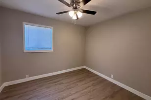 421 MacArthur St, Sacramento, CA 95838 - Photo 12