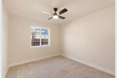 2555 W Sonoma Avenue, Stockton, CA 95204 - Photo 22
