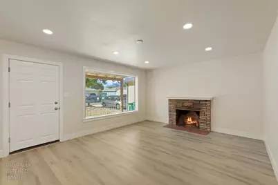 2555 W Sonoma Avenue, Stockton, CA 95204 - Photo 8