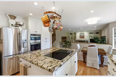 7711 River Landing Dr, Sacramento, CA 95831 - Photo 12