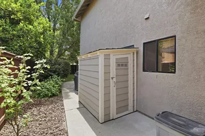 7711 River Landing Dr, Sacramento, CA 95831 - Photo 44