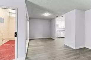 7407 Sunborough Ln, Sacramento, CA 95828 - Photo 18
