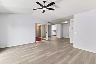 7407 Sunborough Ln, Sacramento, CA 95828 - Photo 8
