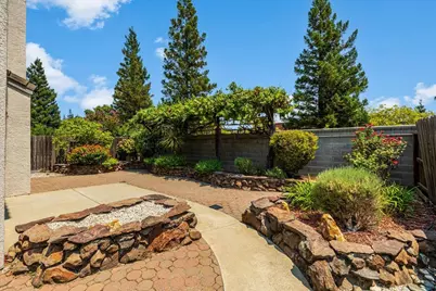 6434 Cedar Ranch Drive, Citrus Heights, CA 95621 - Photo 14