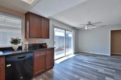 5427 Olympic Way, Sacramento, CA 95842 - Photo 18