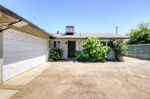 4563 4563 E Sierra Madre Ave, Fresno, CA 93726 - Photo 2