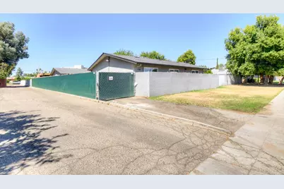 4563 4563 E Sierra Madre Ave, Fresno, CA 93726 - Photo 10