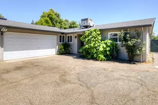 4563 4563 E Sierra Madre Ave, Fresno, CA 93726 - Photo 1