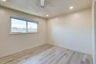 4563 4563 E Sierra Madre Ave, Fresno, CA 93726 - Photo 32