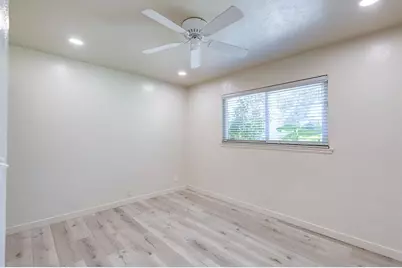 4563 4563 E Sierra Madre Ave, Fresno, CA 93726 - Photo 30