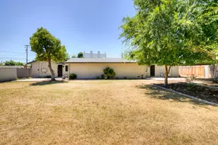 4563 4563 E Sierra Madre Ave, Fresno, CA 93726 - Photo 14