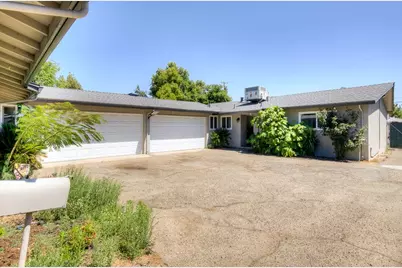 4563 4563 E Sierra Madre Ave, Fresno, CA 93726 - Photo 8