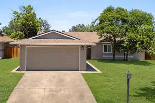 7229 Lawnwood Dr, Sacramento, CA 95828 - Photo 2