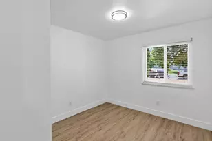7229 Lawnwood Dr, Sacramento, CA 95828 - Photo 16
