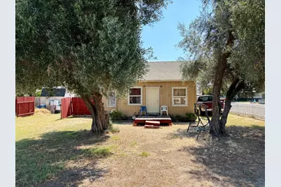 1733 Center Avenue, Dos Palos, CA 93620 - Photo 2