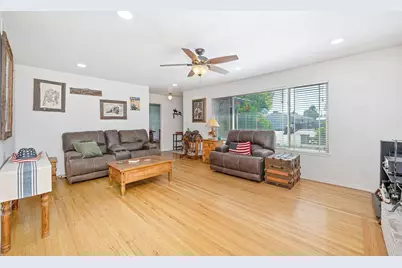 7616 Southbreeze Drive, Sacramento, CA 95828 - Photo 12