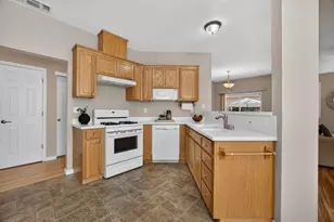 101 Aruba Cir, Sacramento, CA 95823 - Photo 16