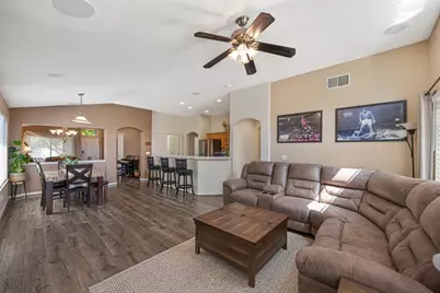 5376 Buckwood Way, Sacramento, CA 95835 - Photo 2