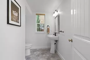 3073 Crocker Dr, Sacramento, CA 95818 - Photo 18