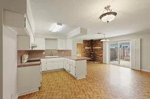 8 N Cambridge Dr, Lodi, CA 95242 - Photo 8