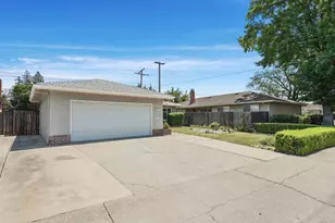 8 N Cambridge Dr, Lodi, CA 95242 - Photo 2