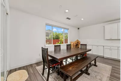 5718 Harveston Way, Sacramento, CA 95835 - Photo 18