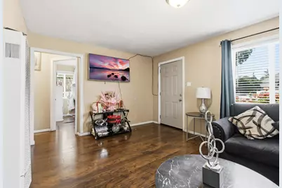 221 W 20th Street, Merced, CA 95340 - Photo 6