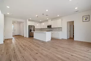 997 Pipit St, Lathrop, CA 95330 - Photo 16