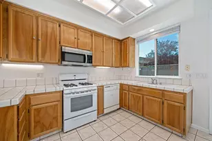 6810 Hampton Cove Way, Sacramento, CA 95823 - Photo 16