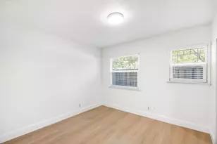 3260 V St, Sacramento, CA 95817 - Photo 8