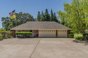 9069 Bader Rd, Elk Grove, CA 95624 - Photo 10