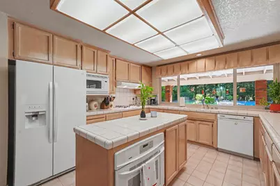 9069 Bader Road, Elk Grove, CA 95624 - Photo 16