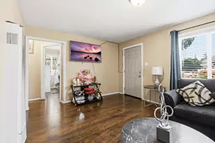 221 W 20th St, Merced, CA 95340 - Photo 6